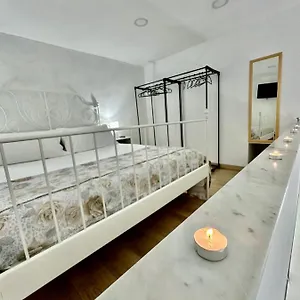 https://la-casa-di-elisa.hotels-amalfi.com